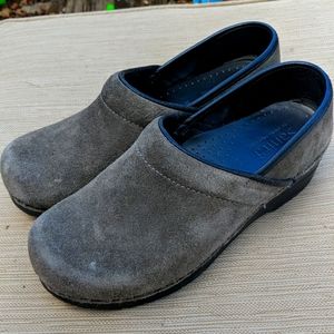 Santia (Dansko) clogs